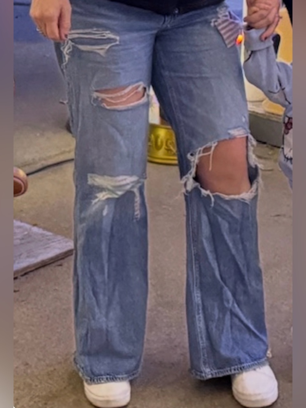 AE Pride Strigid Ripped Low-Rise Baggy Flare Jean-Size 6 - Picture 2 of 16